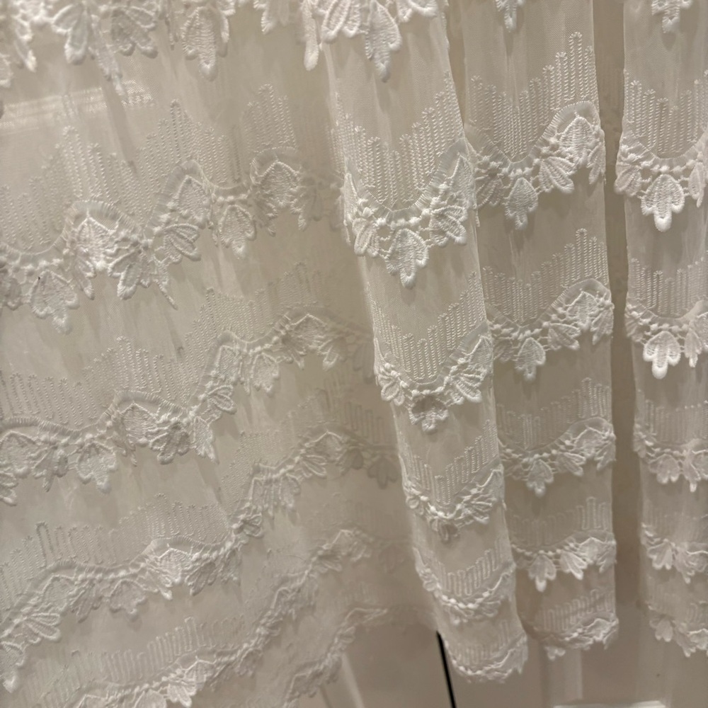 Elegant White Lace Maxi Dress - Picture 6 of 10
